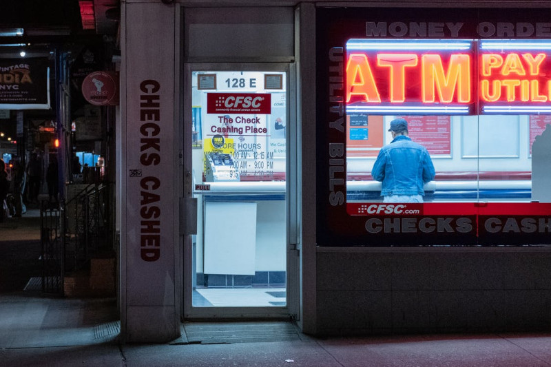 Touchscreen ATM