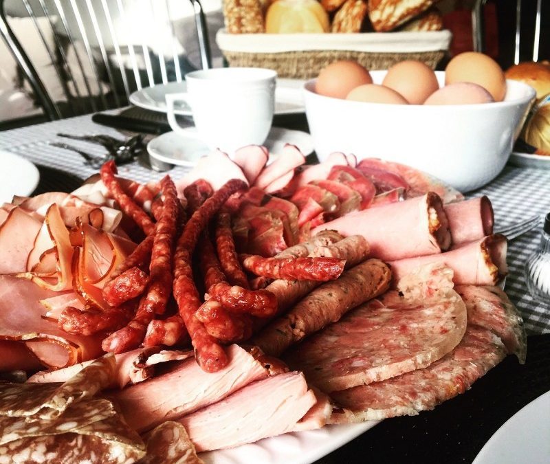 What’s the best way to control temperature in processed meat shipping?
