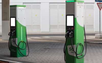 IDP31-150 HB Touch Monitor Charges Up Outdoor EV Kiosks